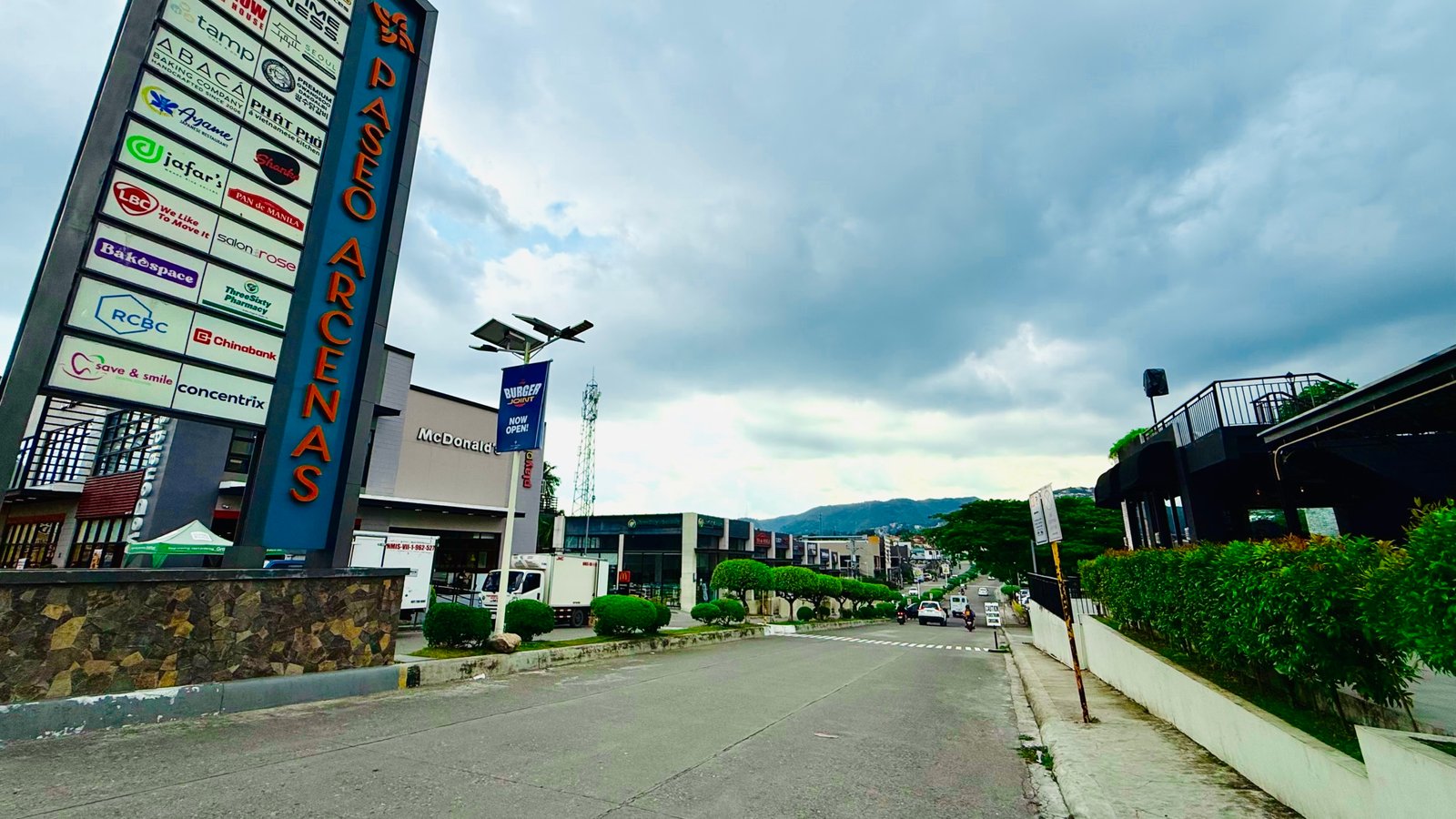Entrance of Paseo Arcenas, a commercial hub in Escario, a barangay with listings of commercial space for rent in Cebu