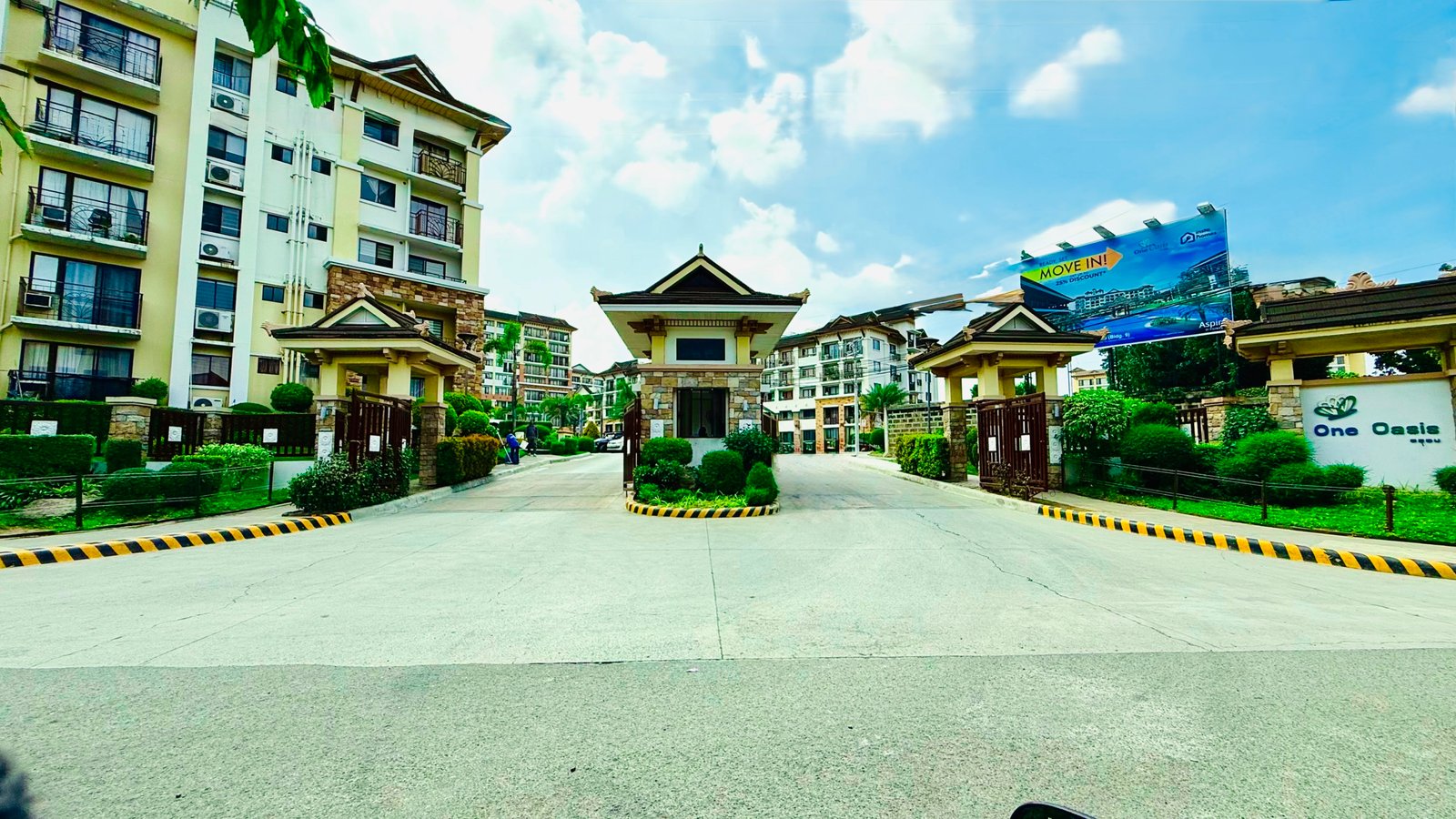 Entrance of One Oasis Condominium Cebu, a condominium with listings of condo for rent in Cebu City