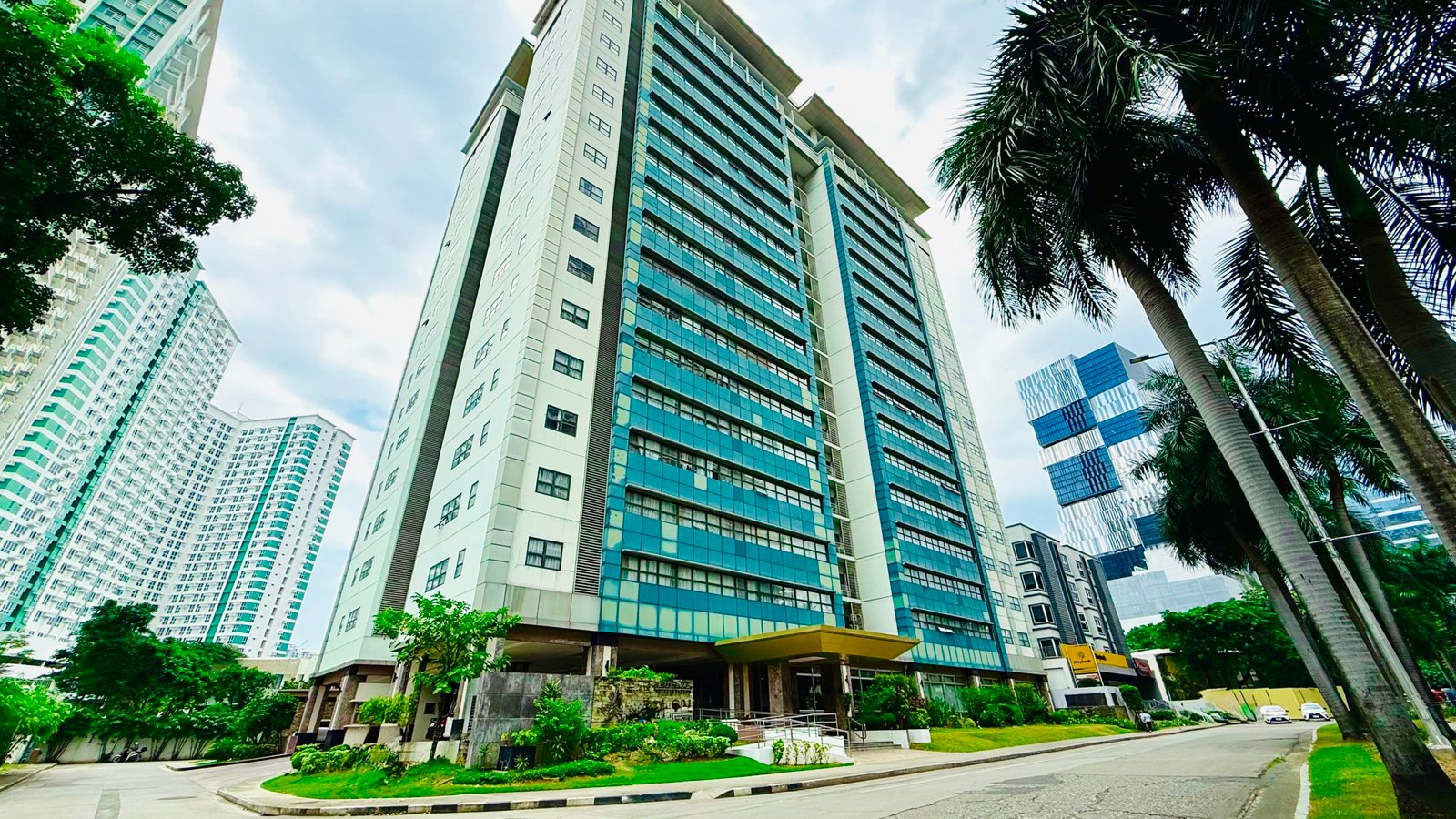 Avalon Residences Condominium inside Cebu Business Park, where there are condo fo sale in Cebu