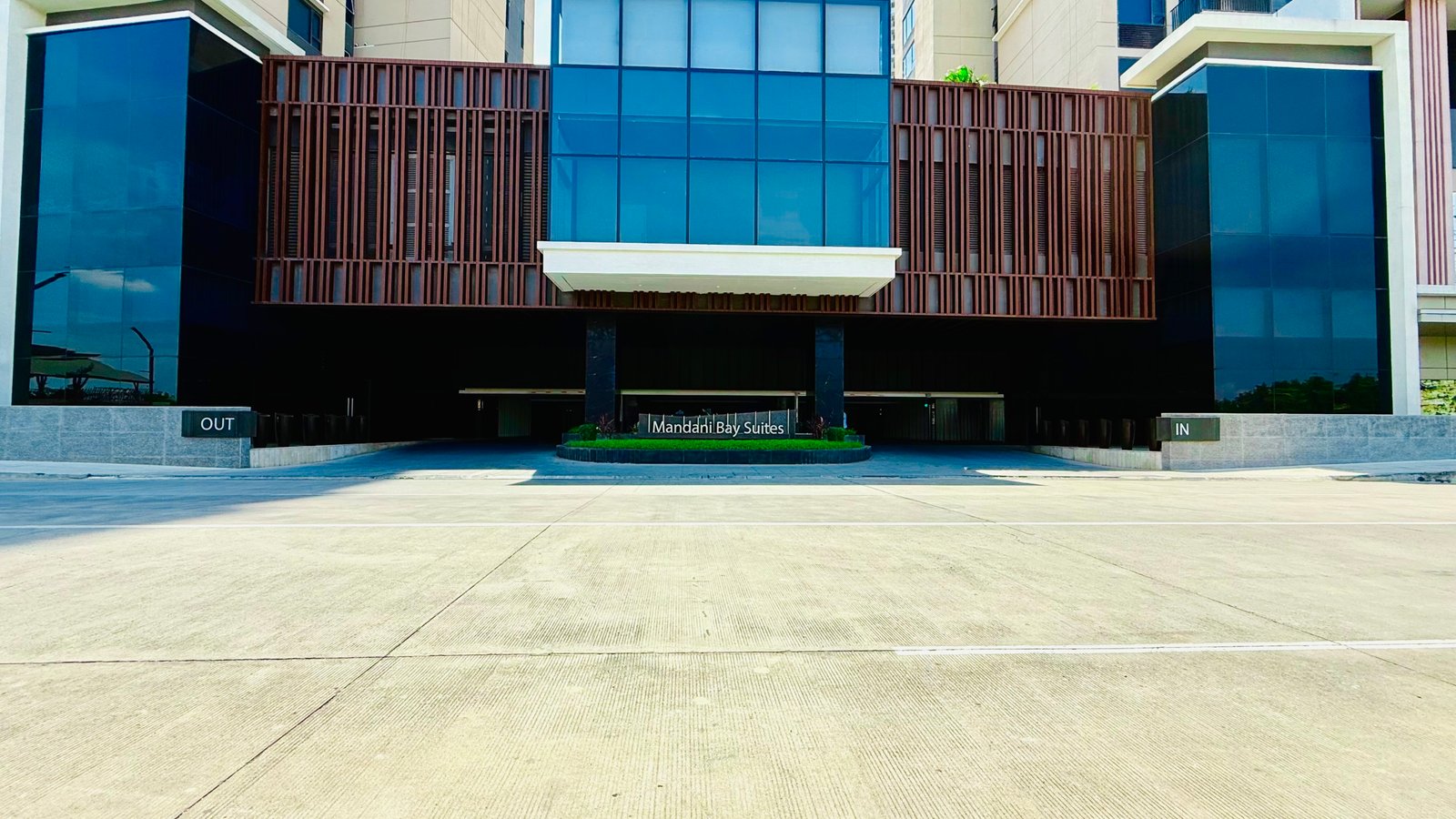 Newly built Mandani Bay, a new development which has condo for sale in Mandaue