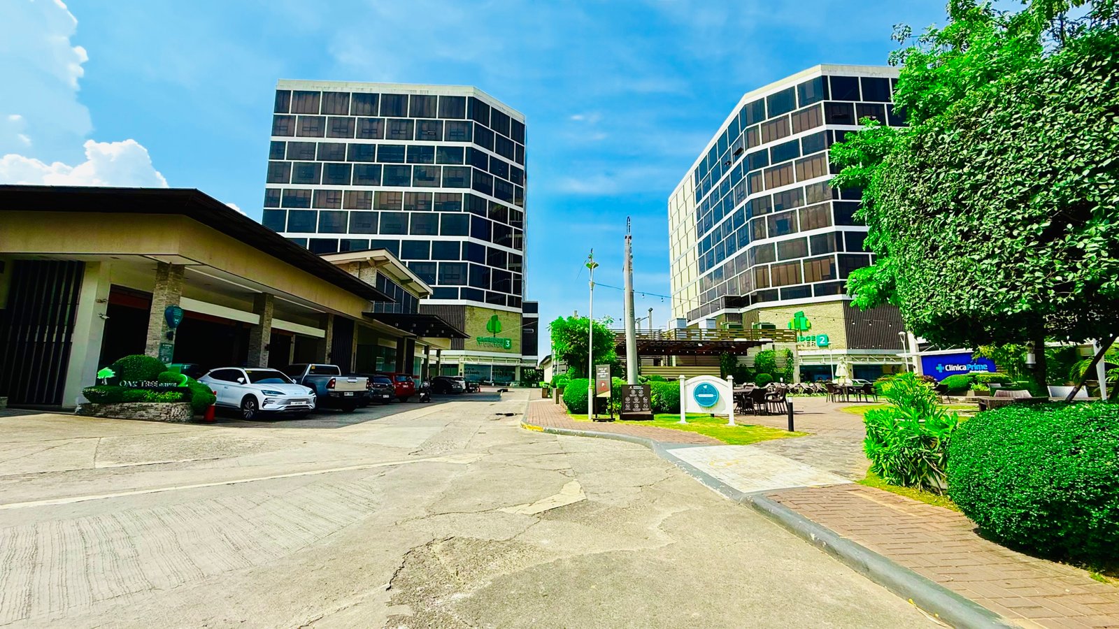 Office buildings in Oakridge Business Center in AS Fortuna which has a lot of office space for rent in Mandaue