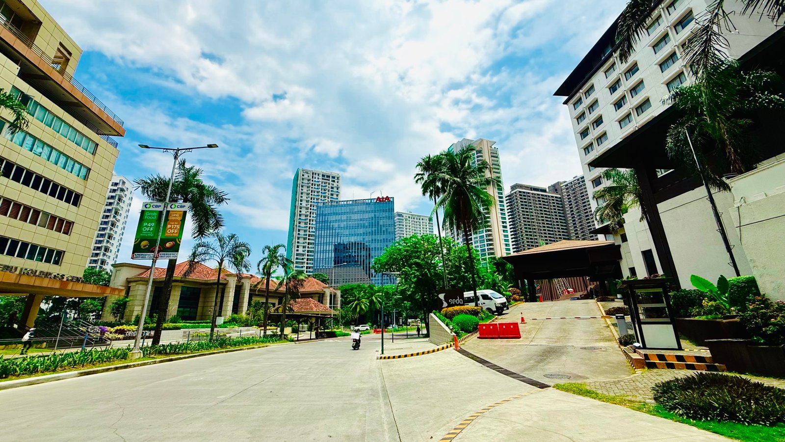 Afternoon at Cebu Business Park, a business hub with listings of property for rent in Cebu City
